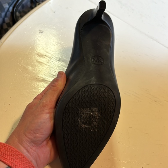 Michael kors black heels - Picture 5 of 7